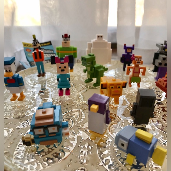 Lot CROSSY ROAD Original & DISNEY Collectible Figures Toys Lion King Baymax - Picture 2 of 12